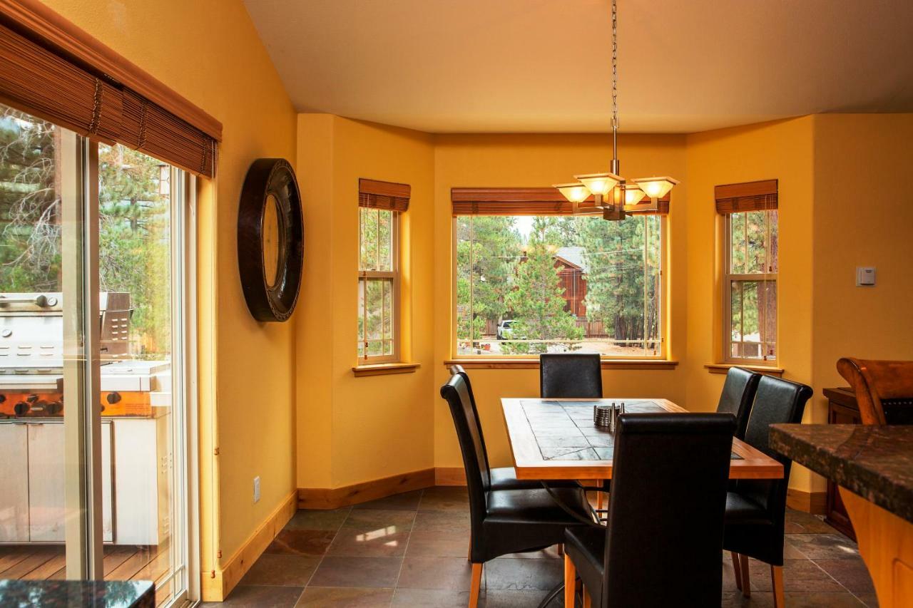 5-Star Luxury Tahoe Cabin! Great Location! Pool Table!Darts! Poker! Ping Pong! Games! South Lake Tahoe Kültér fotó