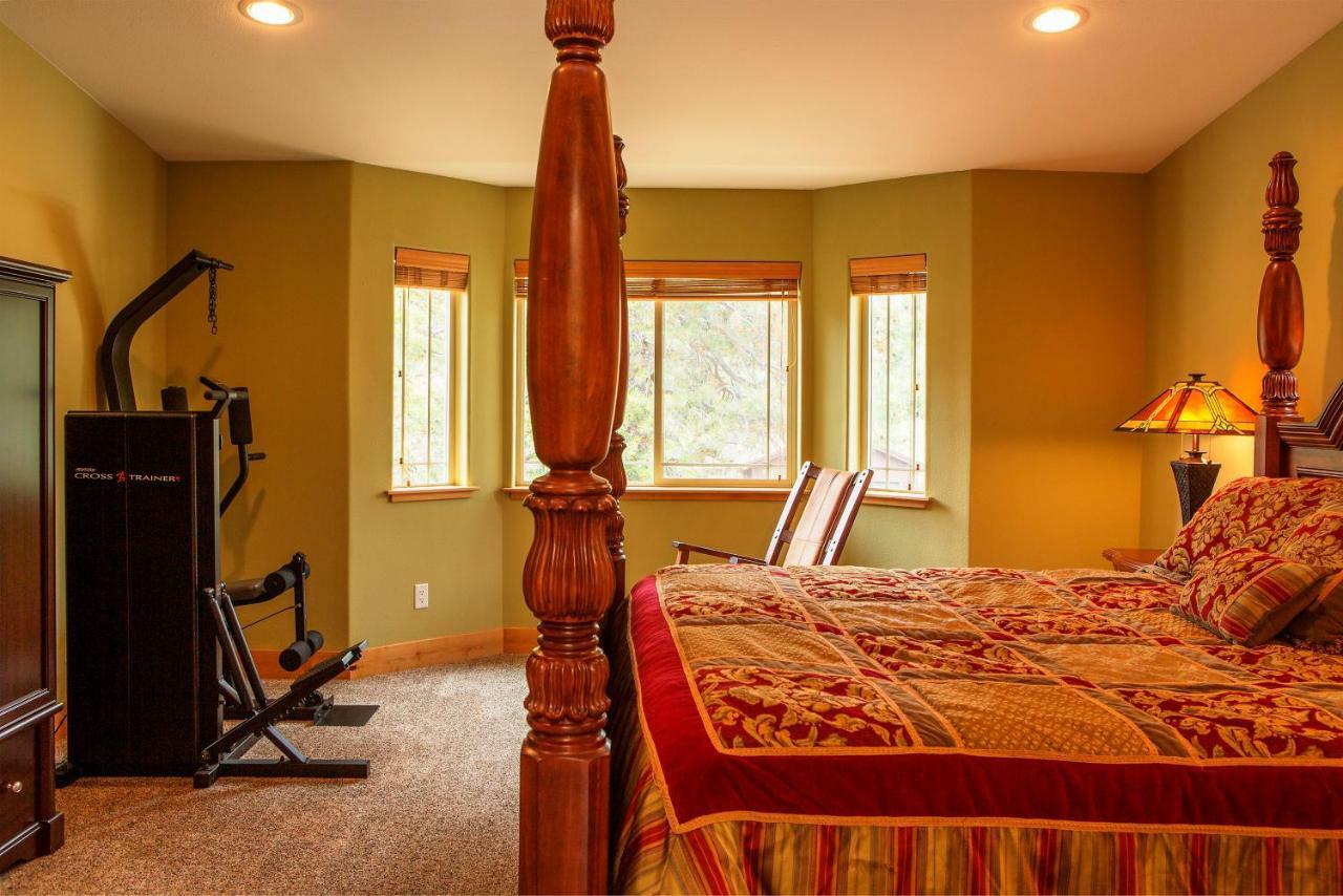 5-Star Luxury Tahoe Cabin! Great Location! Pool Table!Darts! Poker! Ping Pong! Games! South Lake Tahoe Kültér fotó